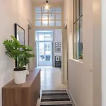 Lovelystay - 3 Bedroom Downtown Wonderwall Apartamento Lisboa