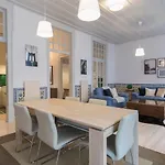 Lovelystay - 3 Bedroom Downtown Wonderwall