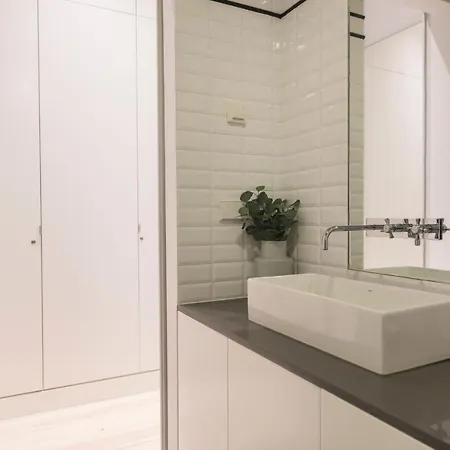 Lovelystay - 3 Bedroom Downtown Wonderwall アパート